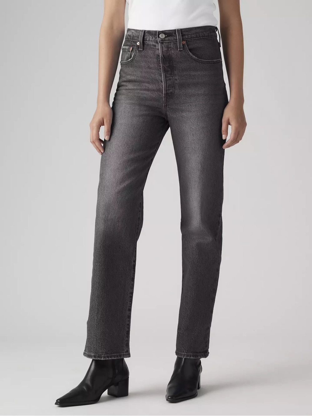 Levi’s Ribcage Straight Ankle Jeans - Picture 3 of 5